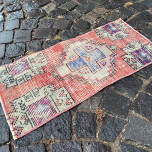 1.2 ft. x 2.4 ft. Vintage Turkish Rug TR28987 Image 1