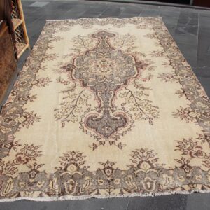5.6 ft. x 9.9 ft. Vintage Turkish Rug TR34027 Image 1